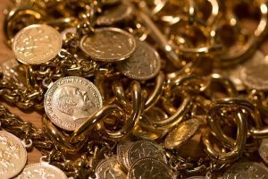 gold-207585_640-300x200.jpg